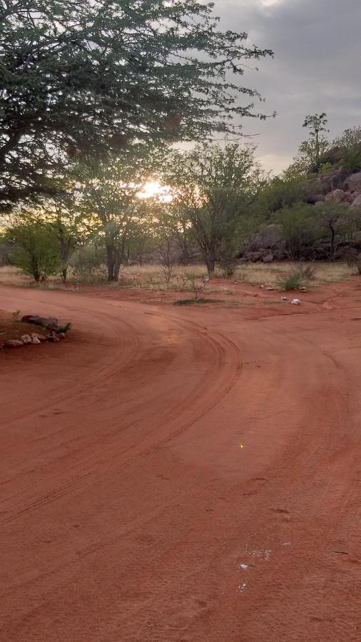 Porcupine Camp Kamanjab Hotel Екстериор снимка
